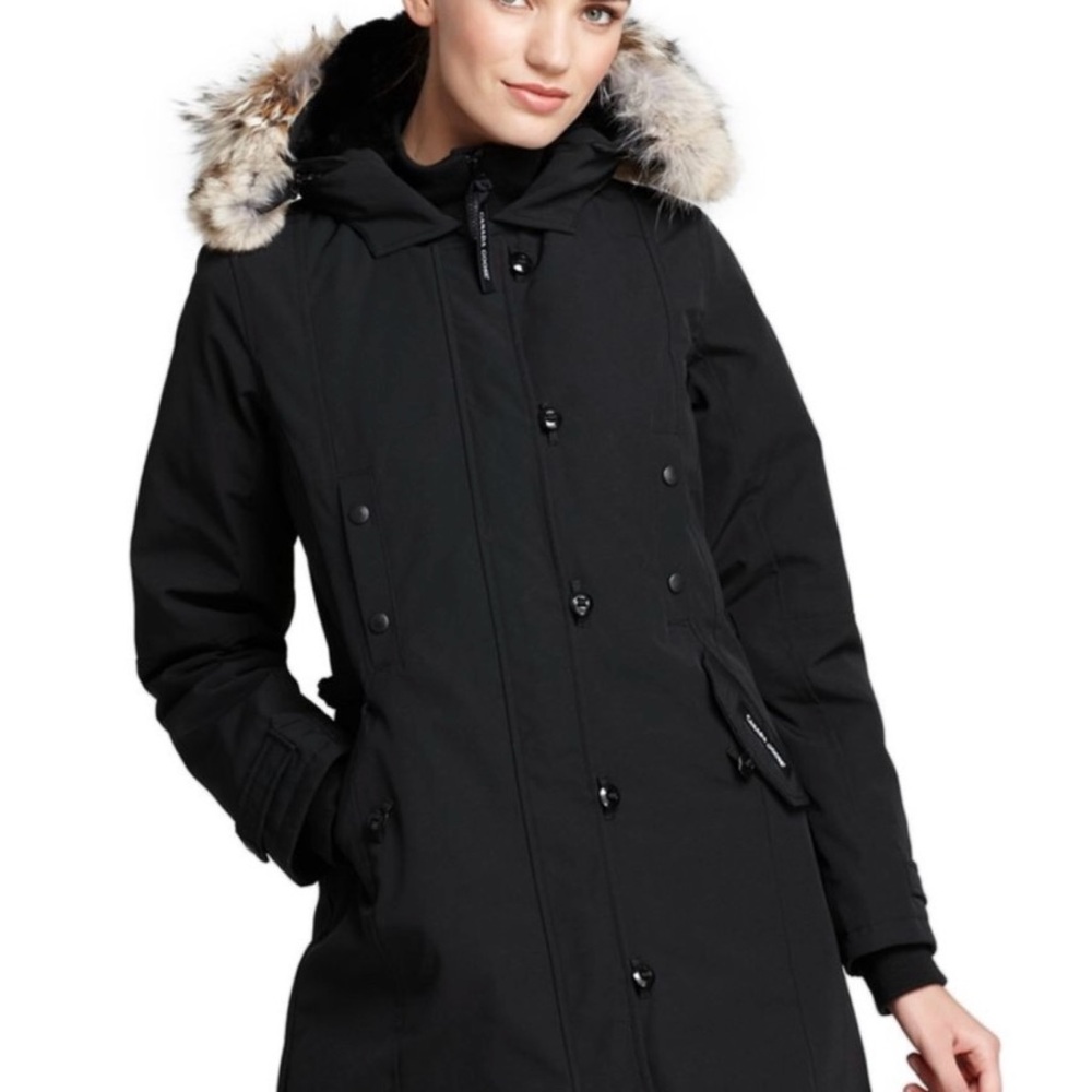 NWT Canada Goose Kensington Down
Parka